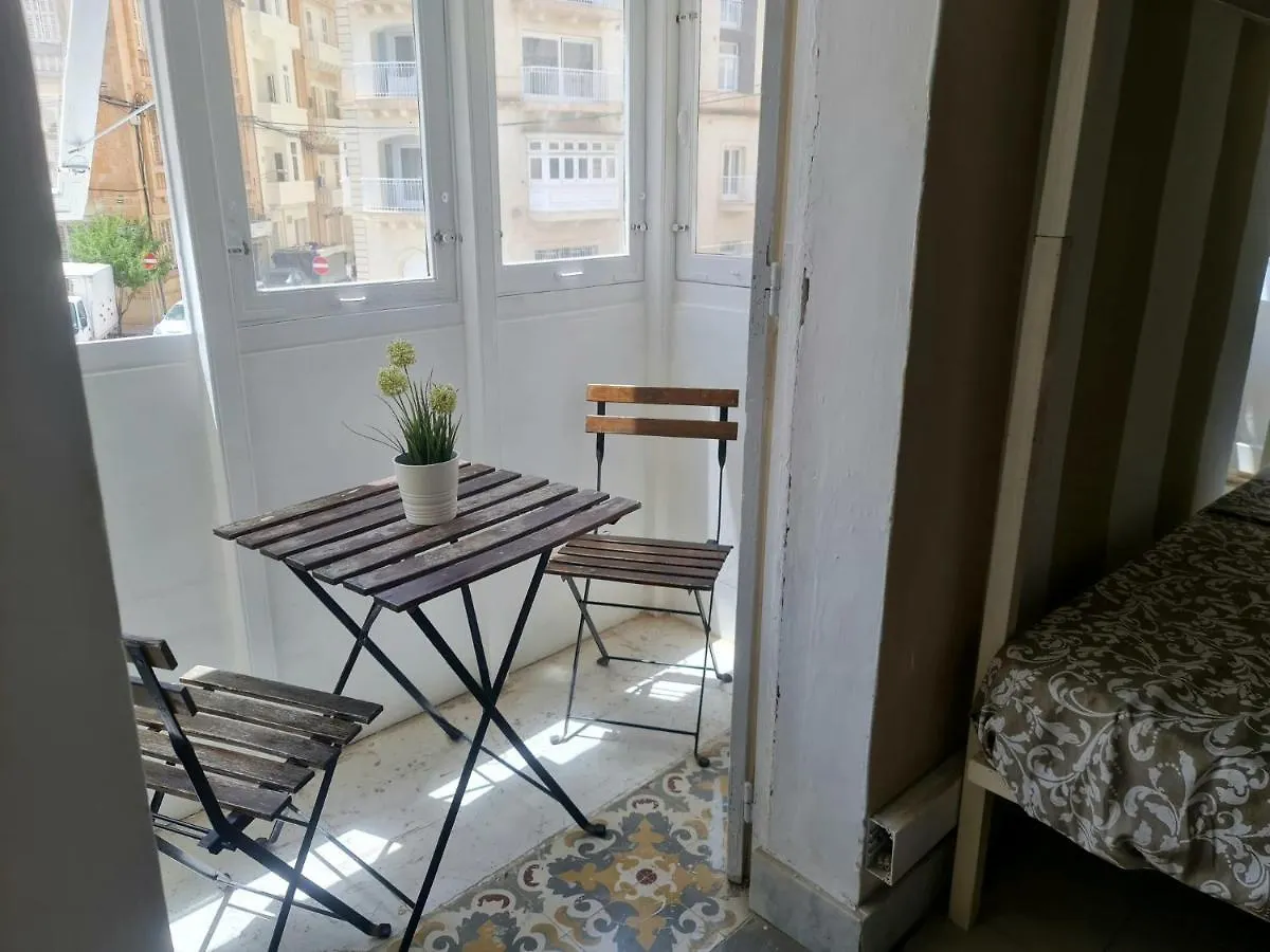 Hostel On Sliema